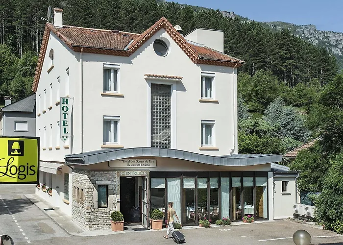 Les hôtels du Pont Neuf à Florac: Profitez d'un séjour confortable et pittoresque